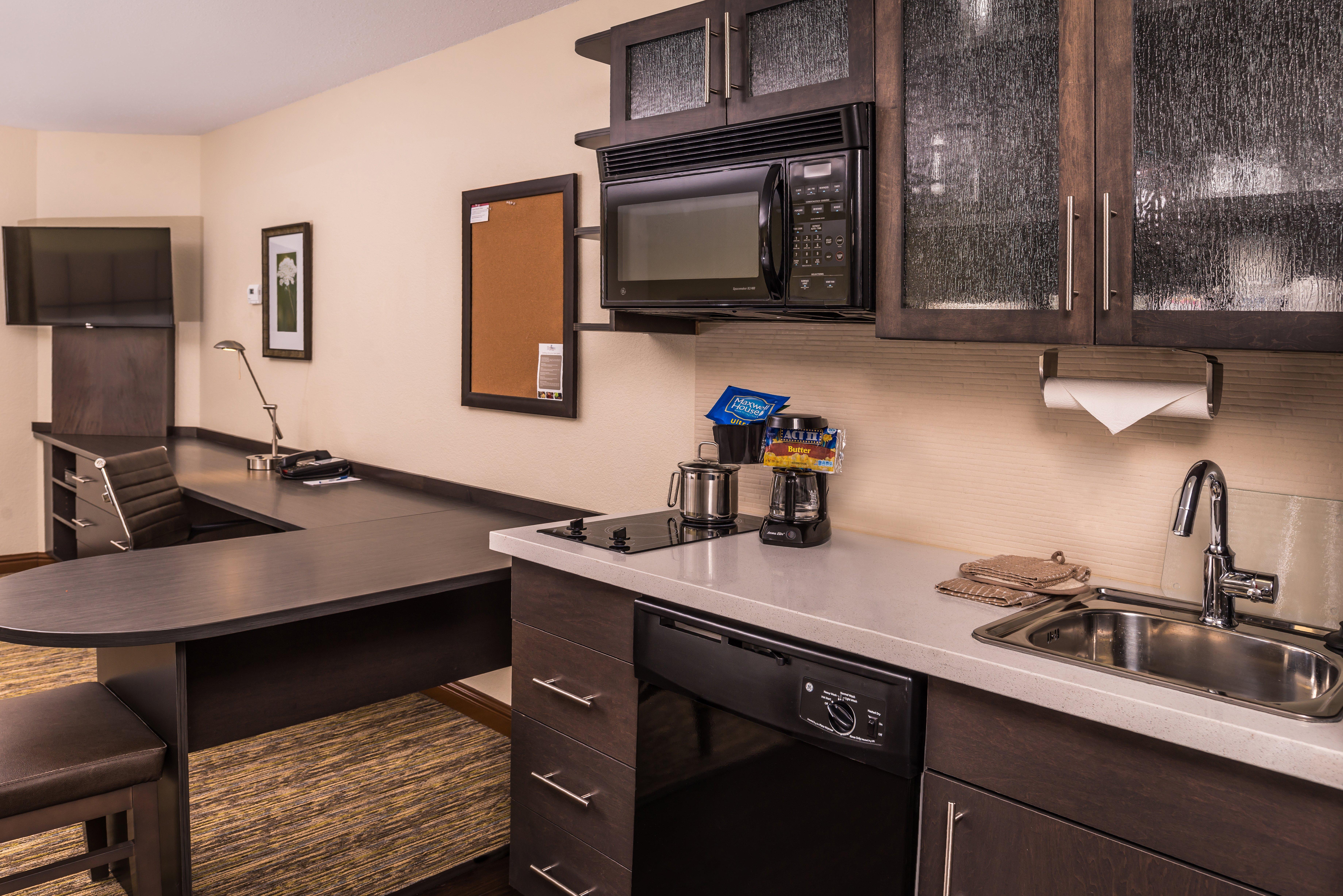 Candlewood Suites - Topeka West By Ihg Zewnętrze zdjęcie