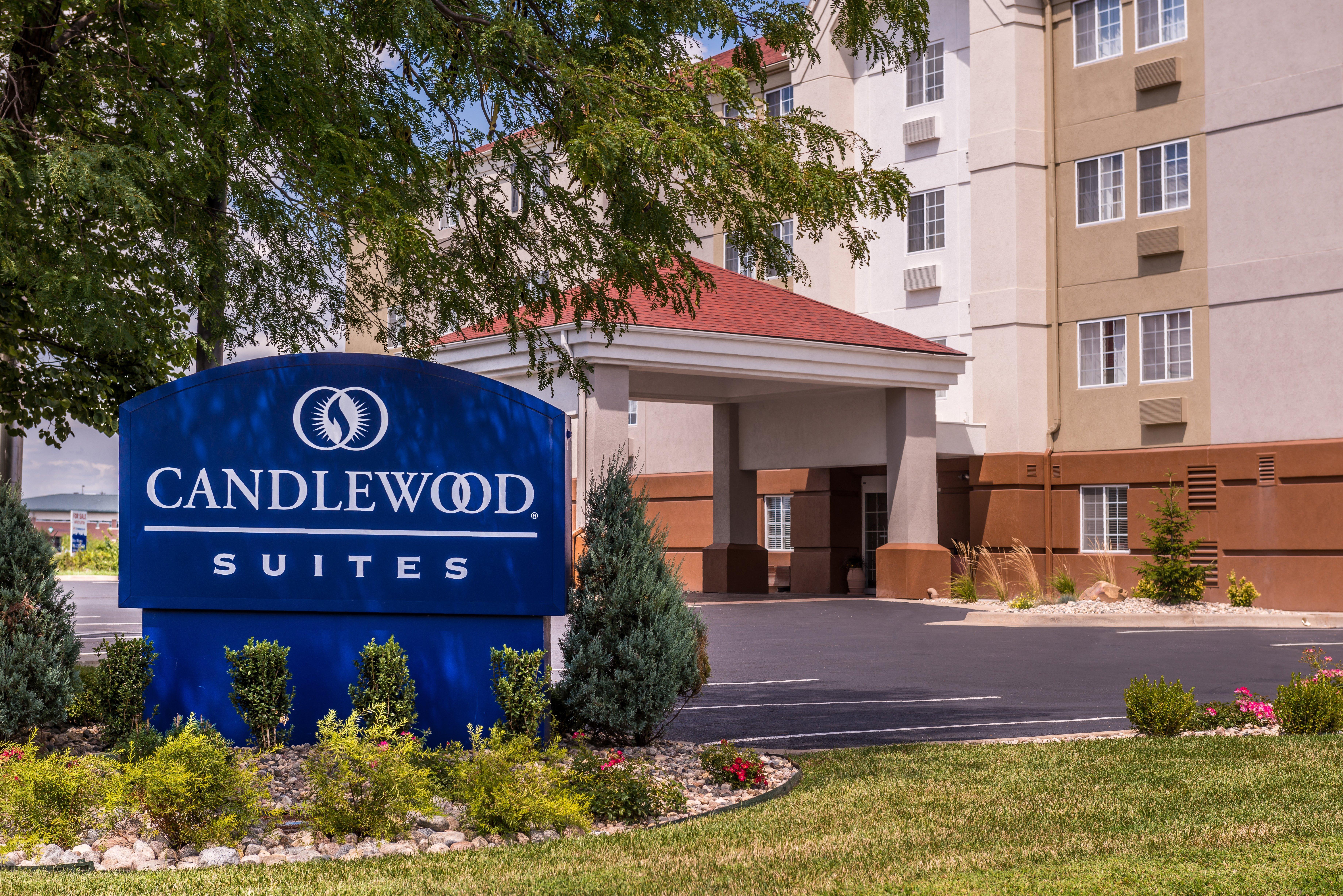 Candlewood Suites - Topeka West By Ihg Zewnętrze zdjęcie