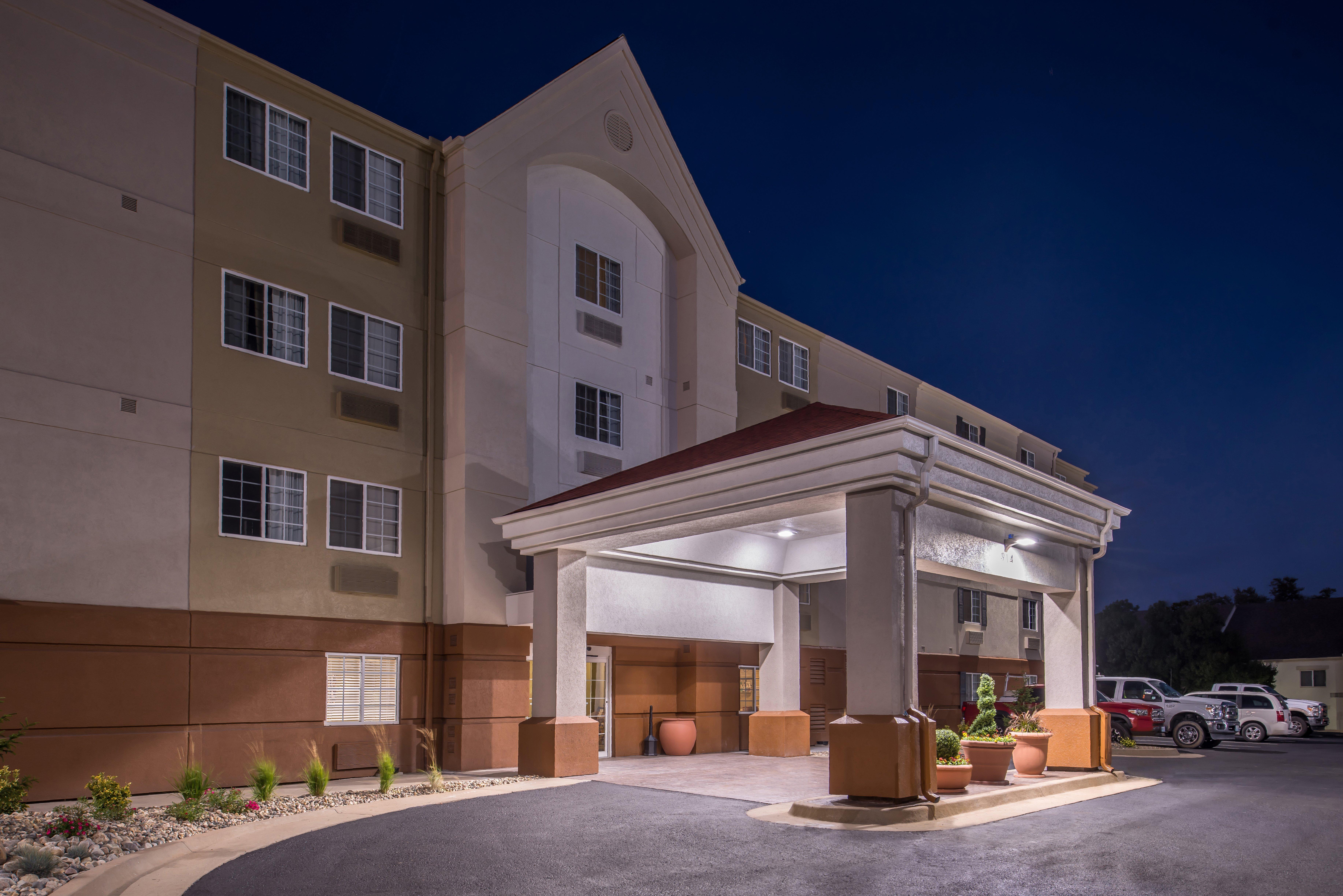 Candlewood Suites - Topeka West By Ihg Zewnętrze zdjęcie