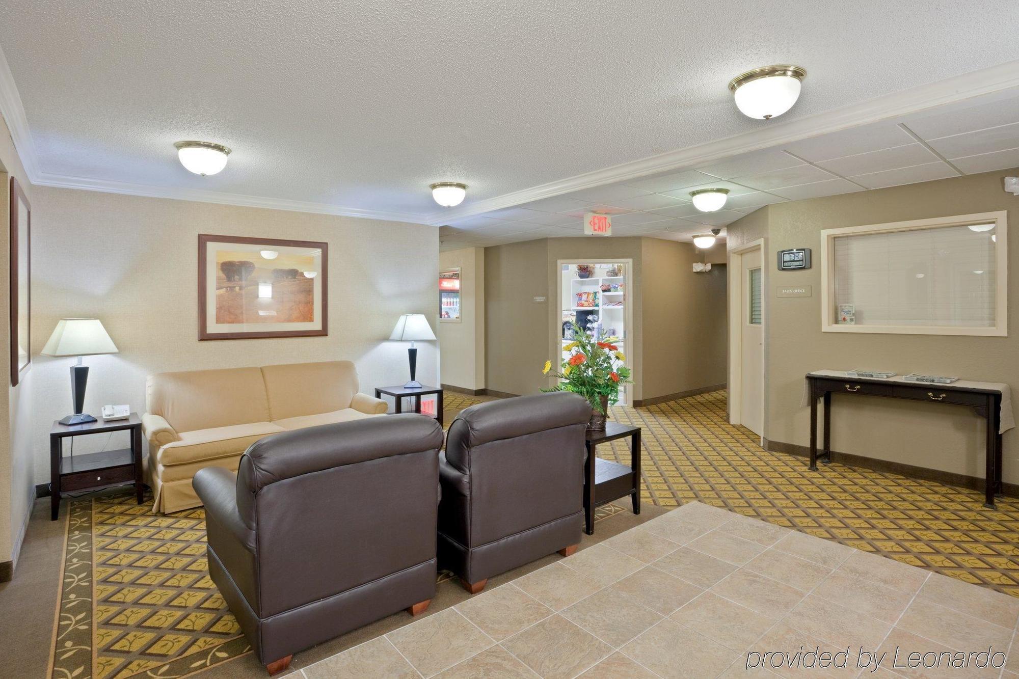 Candlewood Suites - Topeka West By Ihg Zewnętrze zdjęcie