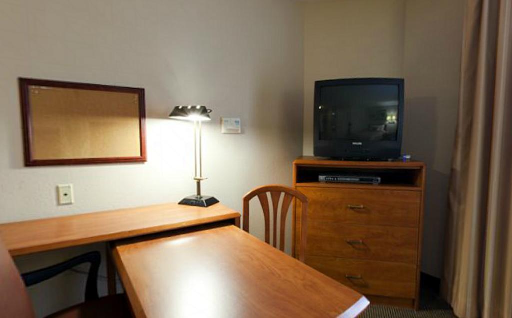 Candlewood Suites - Topeka West By Ihg Pokój zdjęcie
