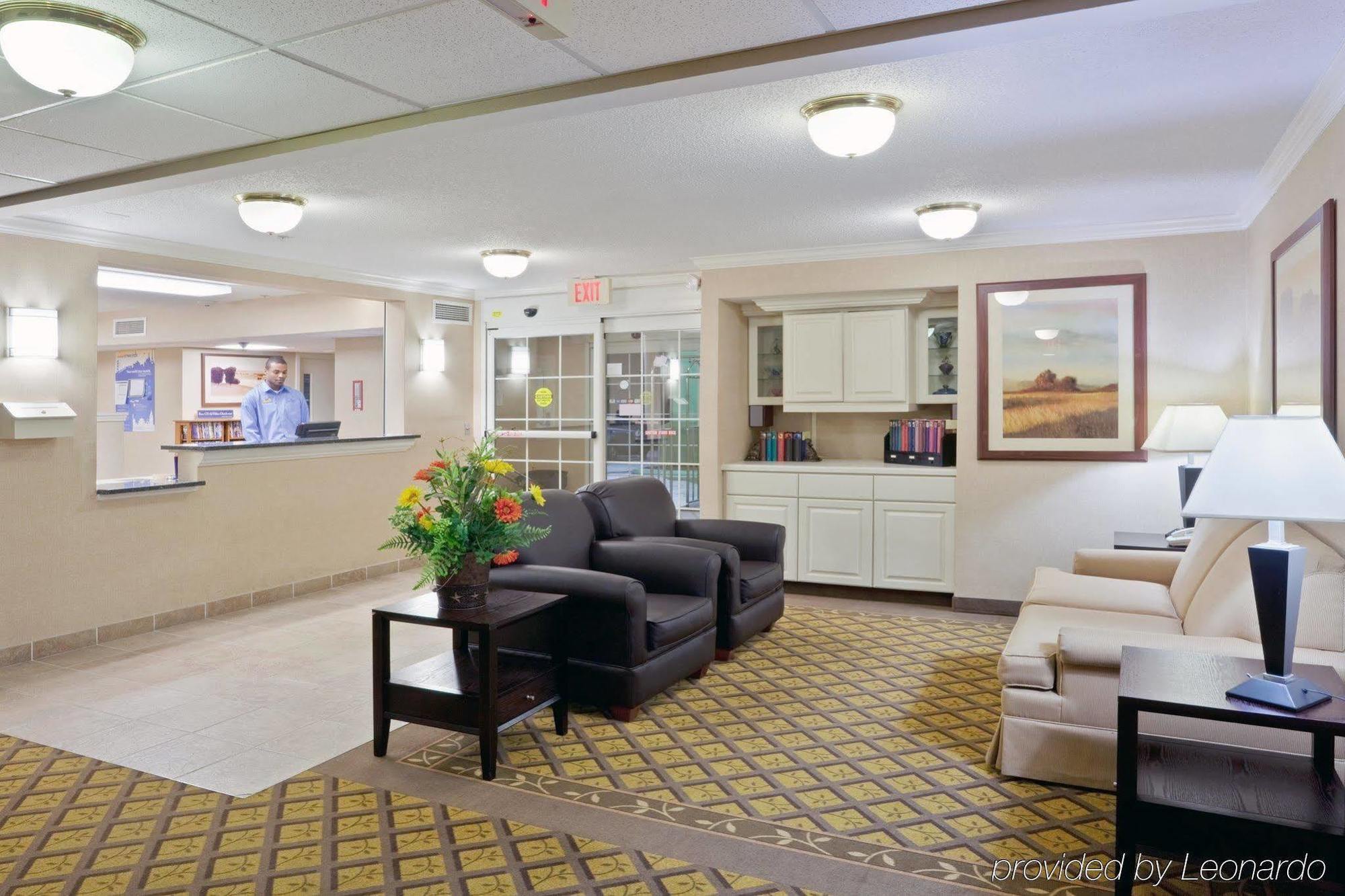 Candlewood Suites - Topeka West By Ihg Zewnętrze zdjęcie