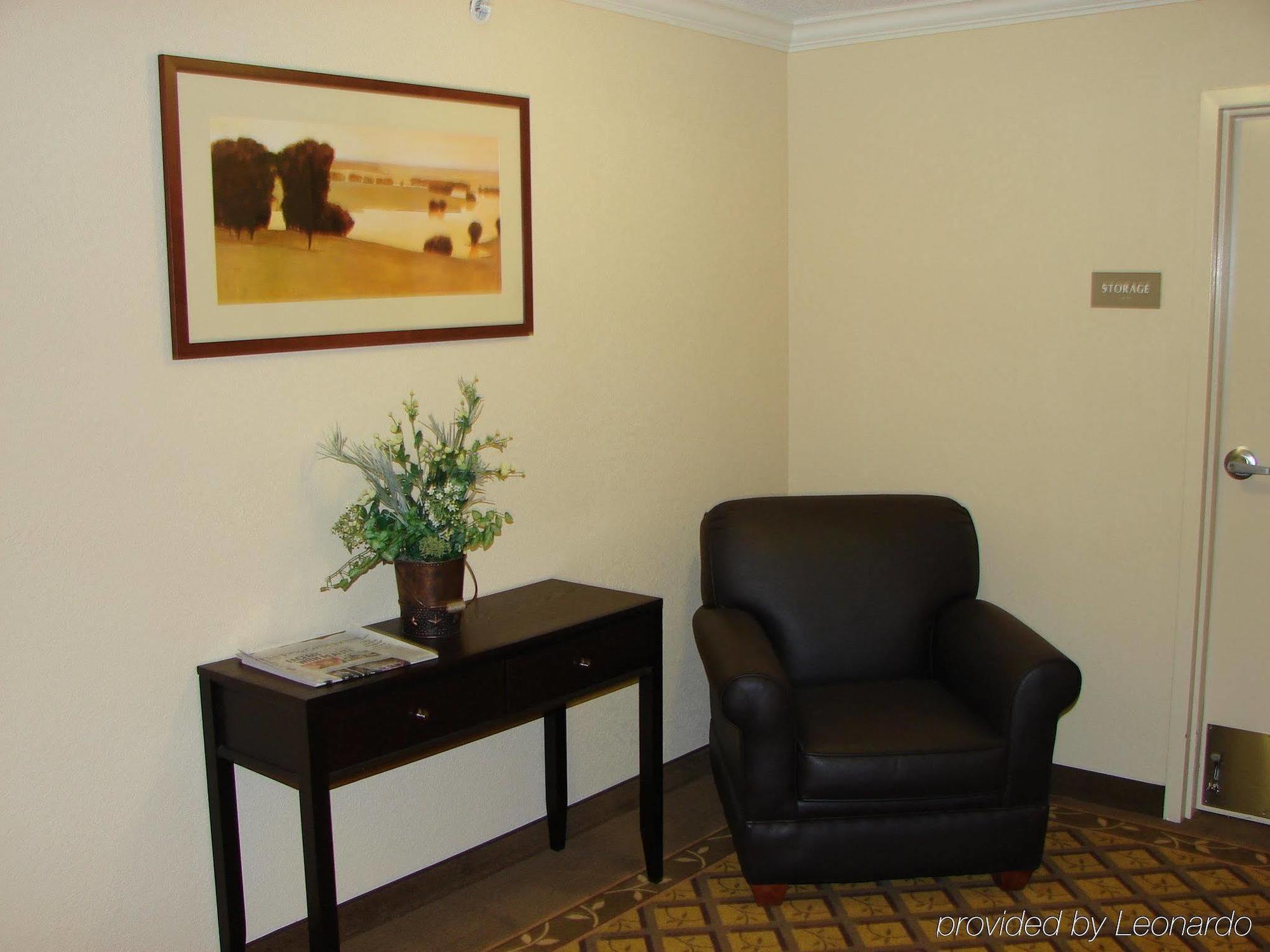 Candlewood Suites - Topeka West By Ihg Zewnętrze zdjęcie