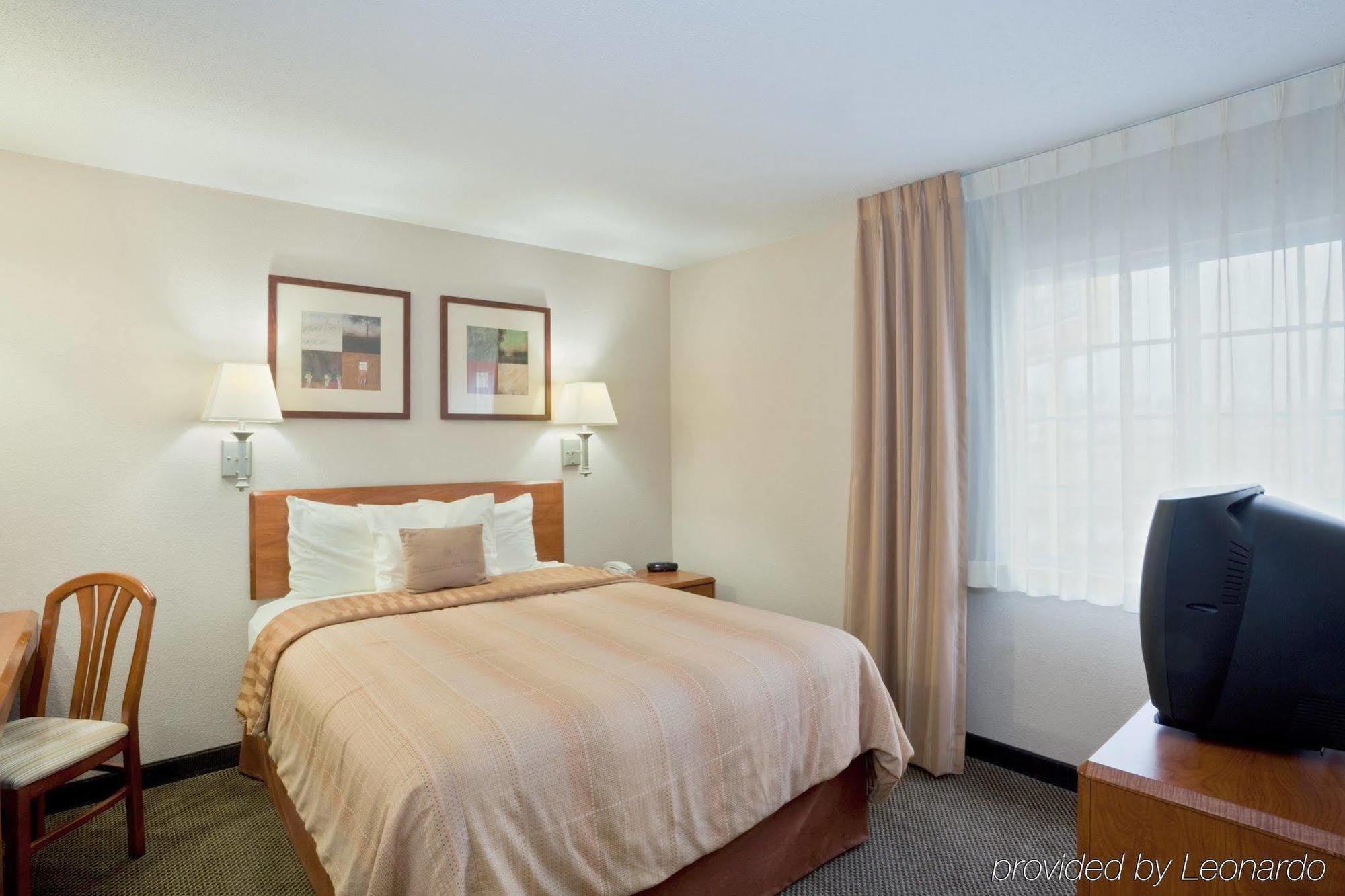 Candlewood Suites - Topeka West By Ihg Zewnętrze zdjęcie
