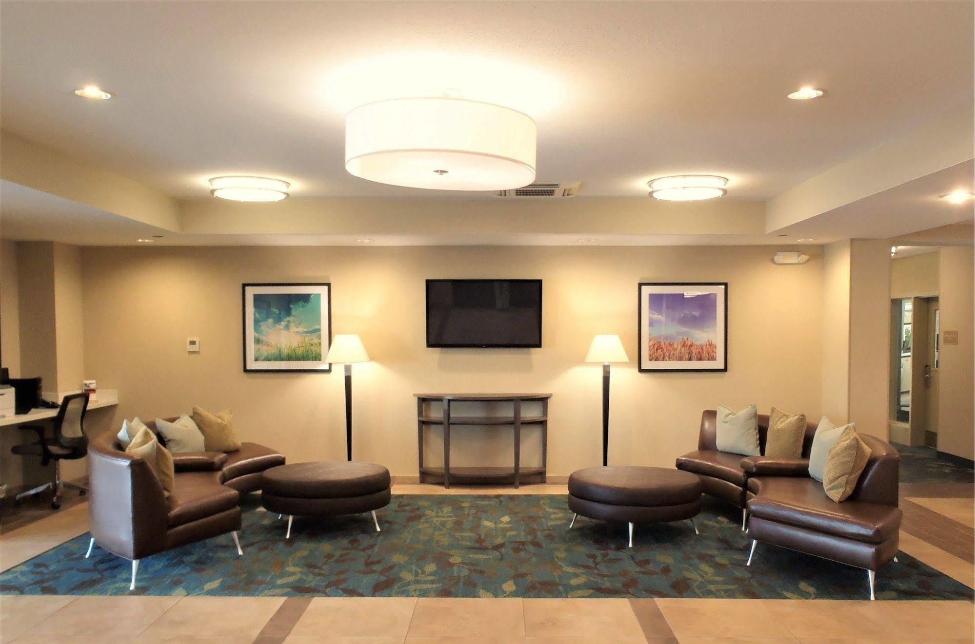 Candlewood Suites - Topeka West By Ihg Zewnętrze zdjęcie